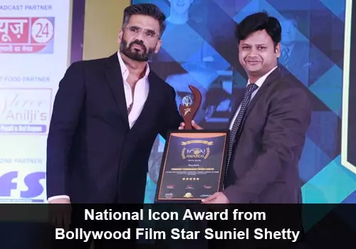 National Icon Award from Suniel Shetty for Best Digital Marketing Company in Chandigarh